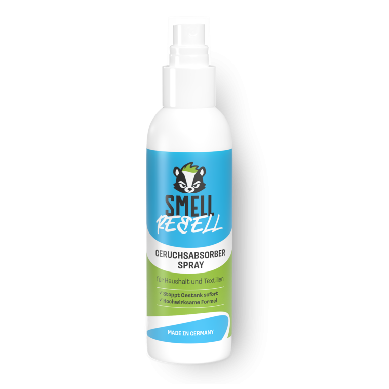 Lufterfrischerspray in einer klaren Flasche mit hellblauem Etikett und Logovon Smell Rebell